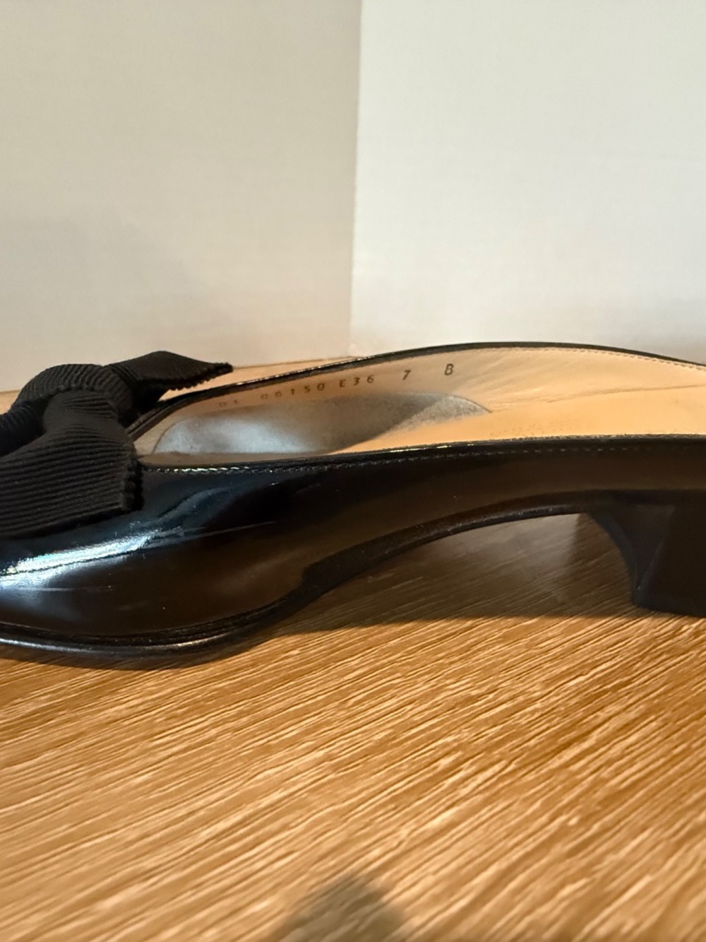 Salvatore Ferragamo Patent Leather Bow Slide Sandals - Picture 8 of 12